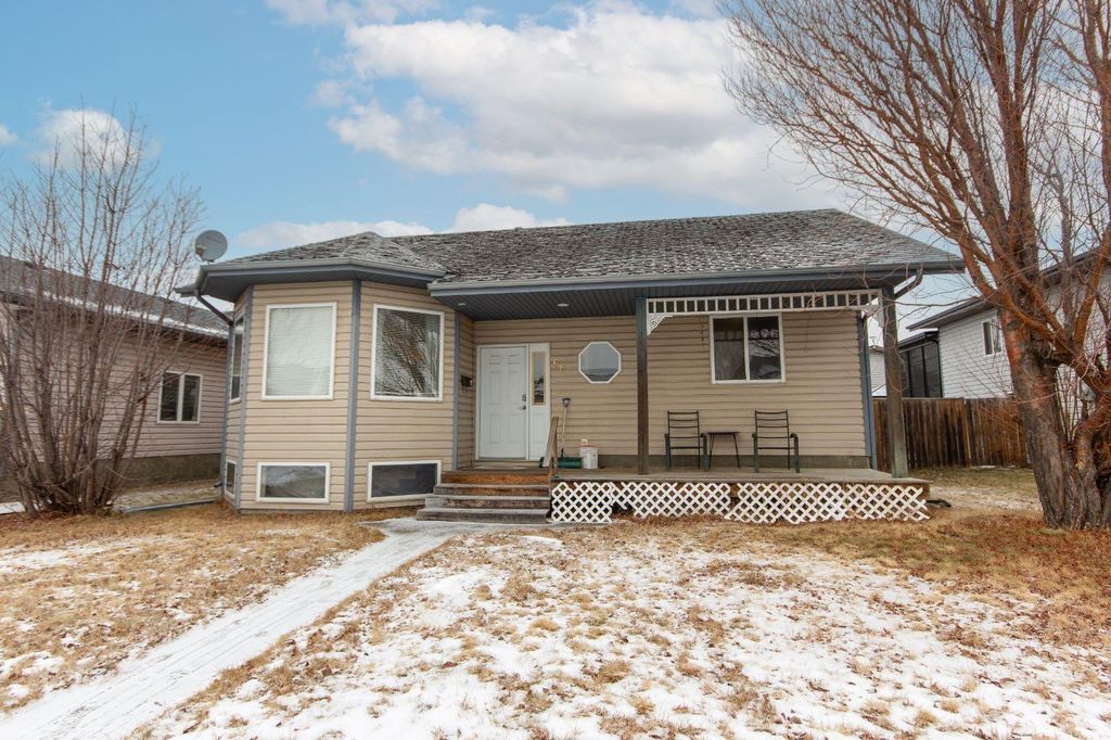 Photo of 66 Stanford Boulevard, Blackfalds, AB T0M 0J0 (MLS # A2288580)