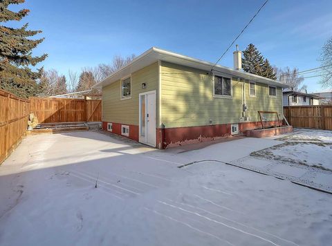 Tiny photo for 23 Cambrian Drive NW, Calgary, AB T2K 1P3 (MLS # A2291878)