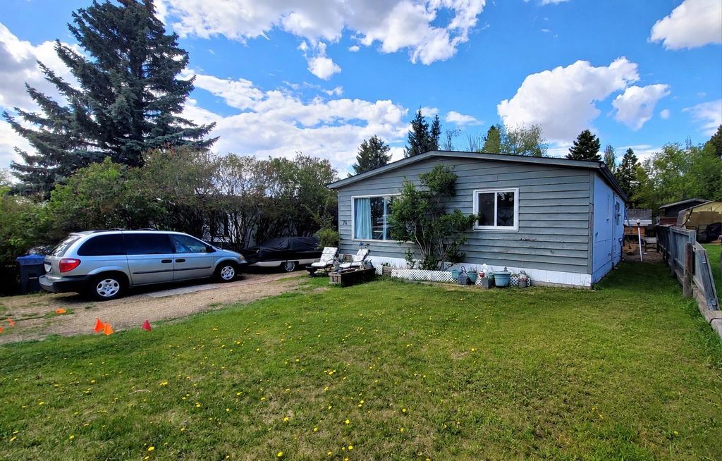 Photo of 74 North Star Drive, Sylvan Lake, AB T4S 1J4 (MLS # A2314369)