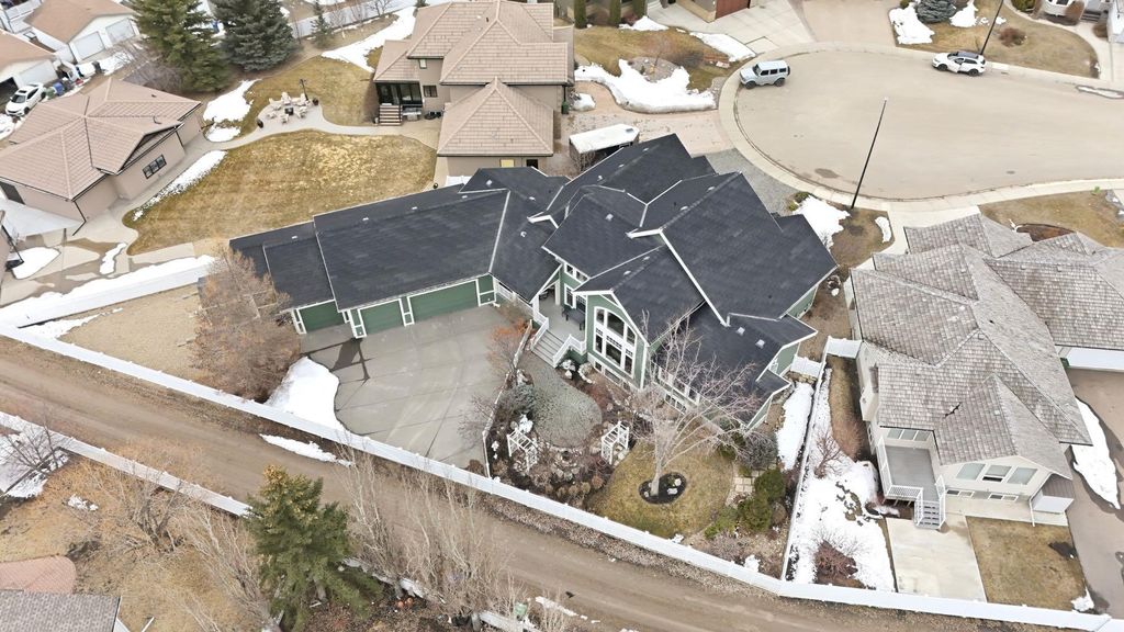 Photo of 31 Ashley Close, Red Deer, AB T4R 2X3 (MLS # A2300792)