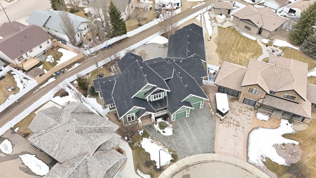 Photo of 31 Ashley Close, Red Deer, AB T4R 2X3 (MLS # A2300792)