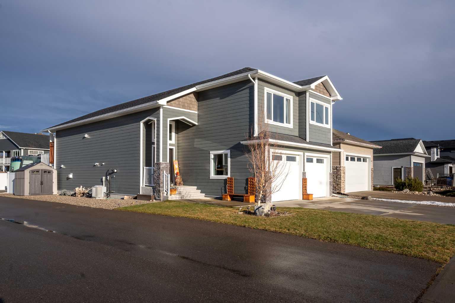 623 Sixmile Crescent S