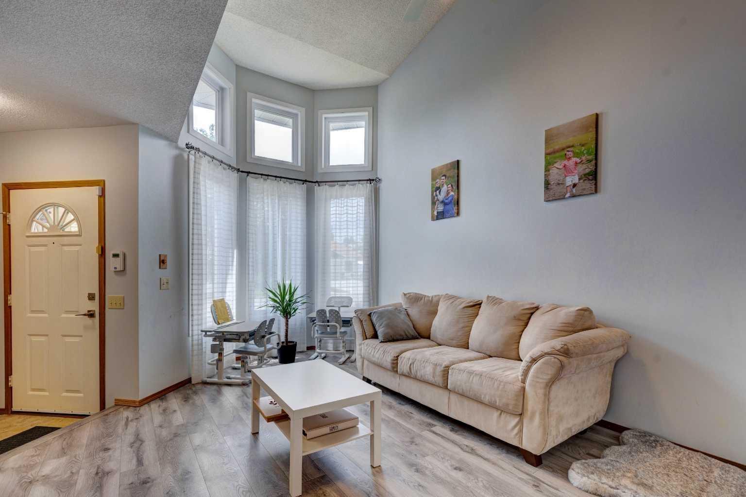 79 Millbank Crescent SW
