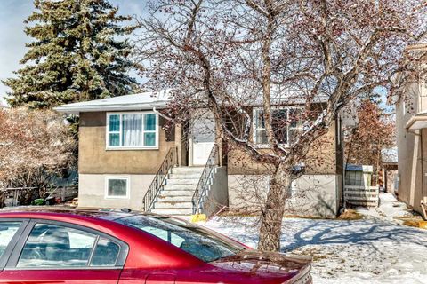 Photo of 2428 3 Avenue NW, Calgary, AB T2N 0L7 (MLS # A2297646)