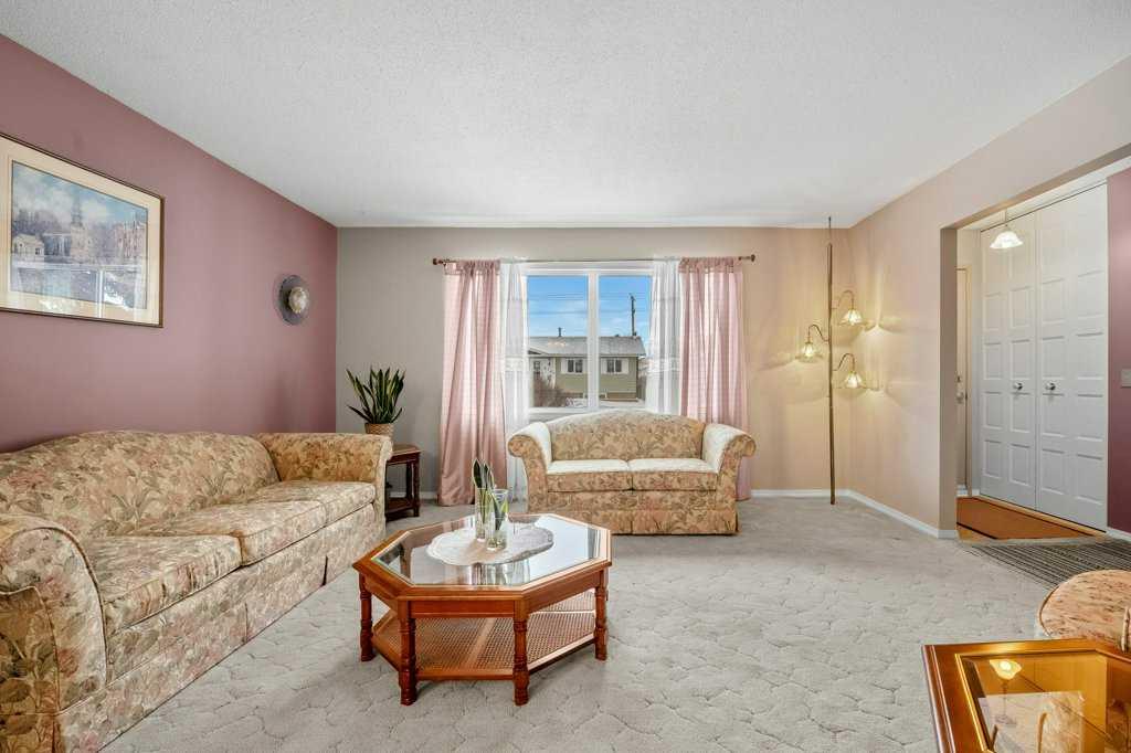 6736 Malvern Road NE