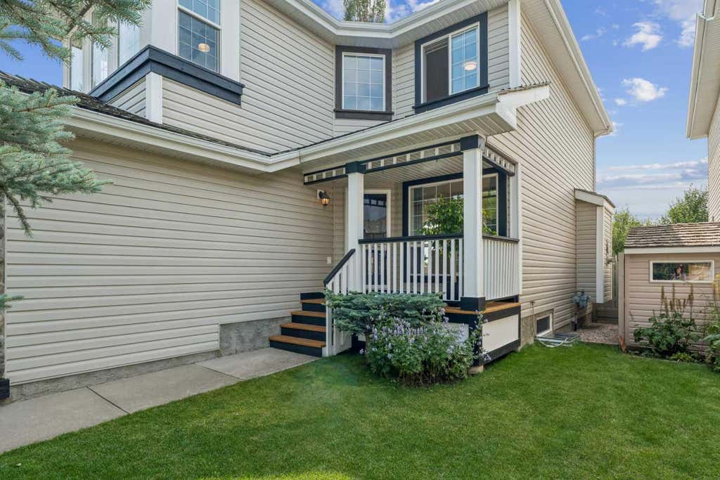 Photo of 74 Spring View SW, Calgary, AB T3H 3S7 (MLS # A2339405)