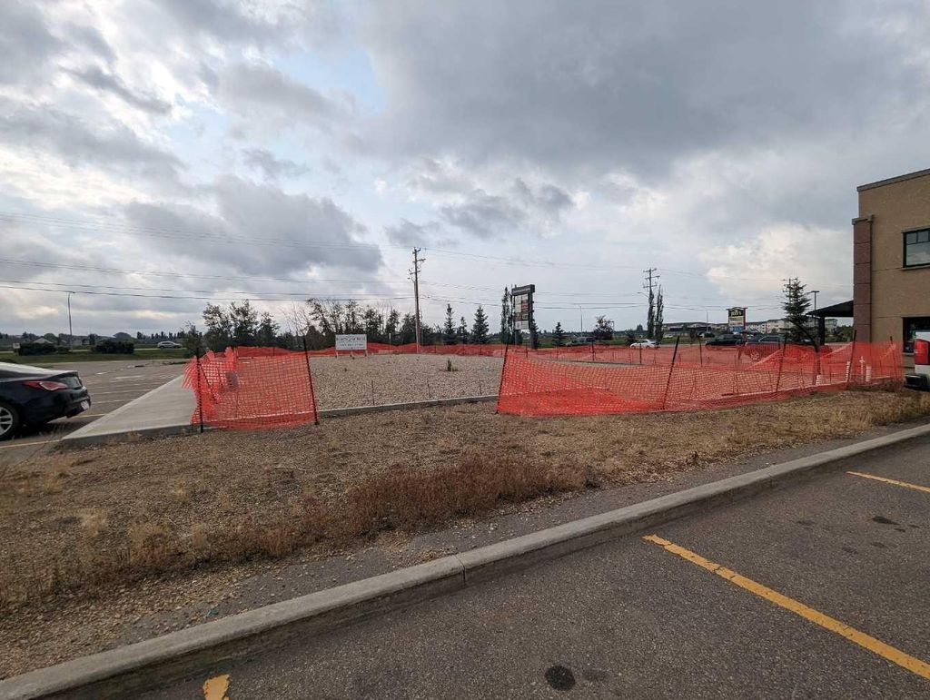 Photo of 29 Beju Industrial Drive, Sylvan Lake, AB T4S 0B6 (MLS # A2076221)