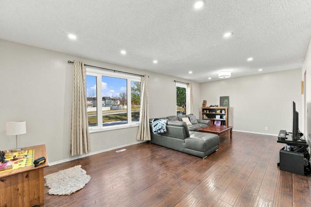 Photo of 95 Rundleson Way NE, Calgary, AB T1Y 3H7 (MLS # A2353076)