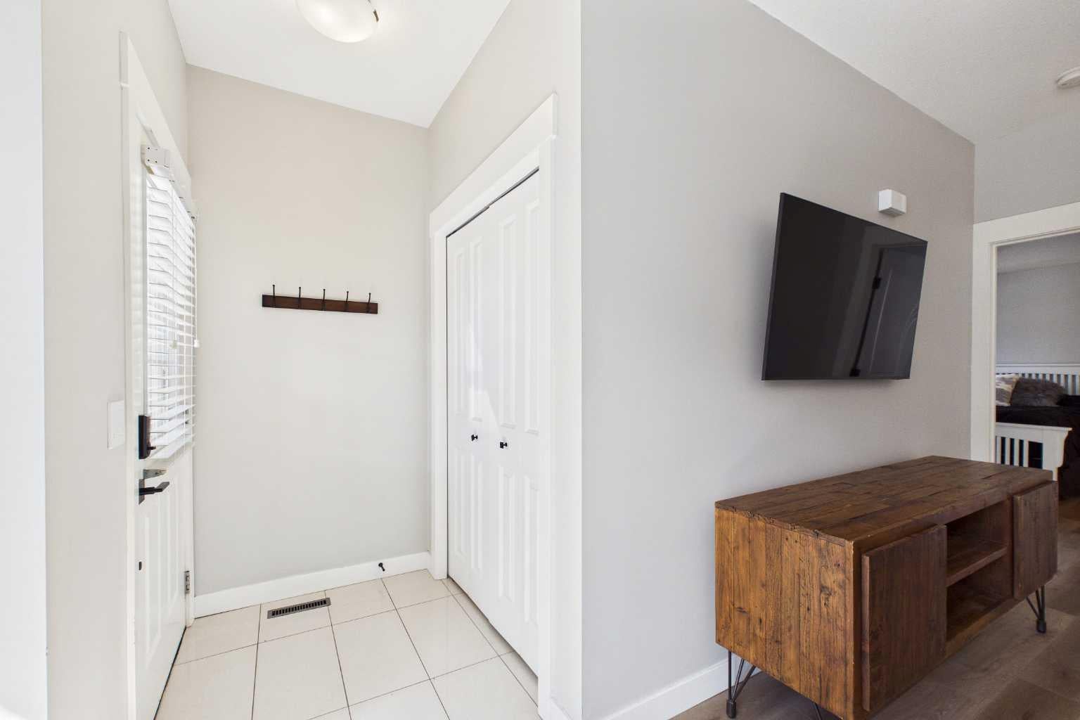 67 West Coach Manor SW 1