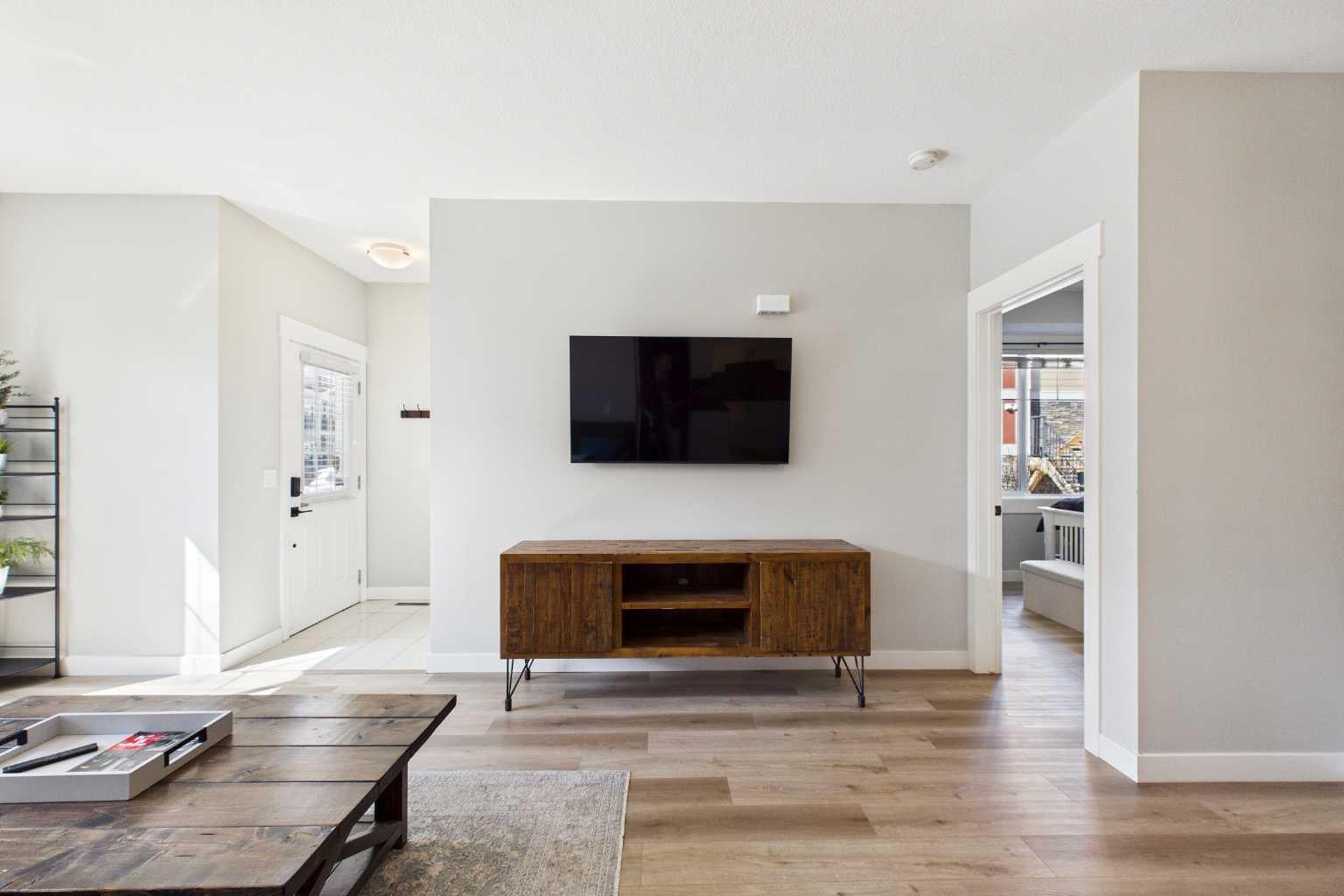 67 West Coach Manor SW 1