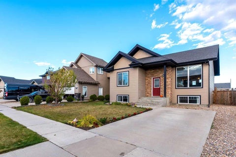 Photo of 1305 47A Avenue, Lloydminster, SK S9V 2G6 (MLS # A2351181)