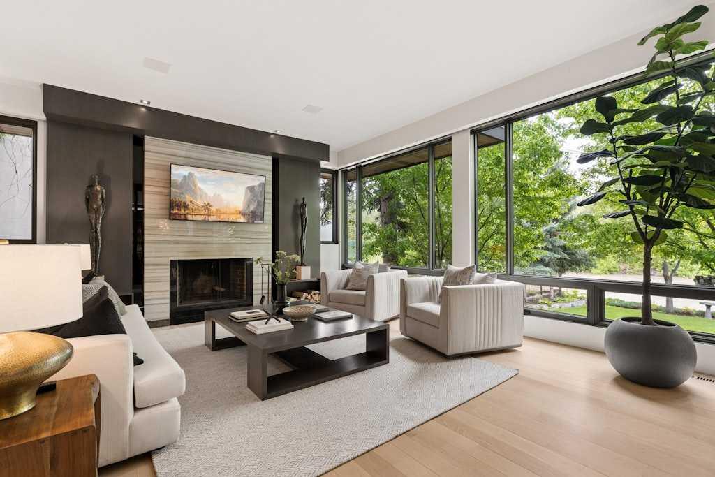 934 Rideau Road SW