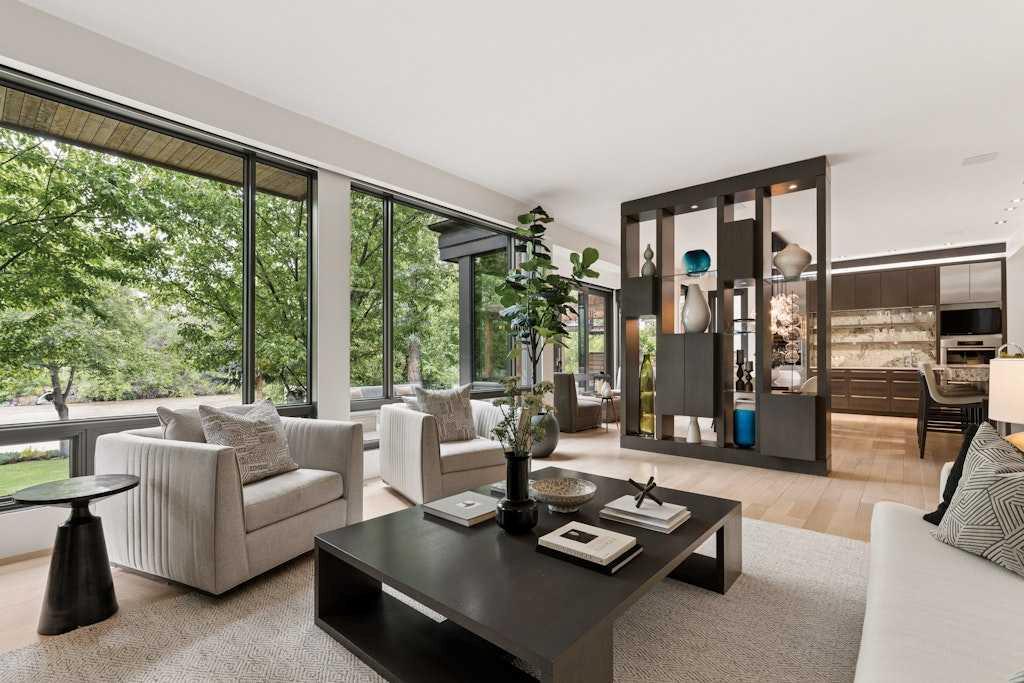 934 Rideau Road SW