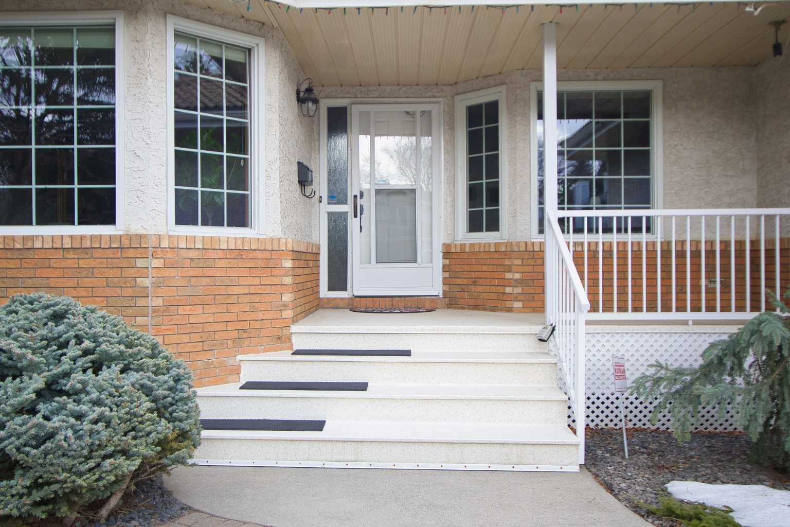 240 Varsity Estates Terrace NW