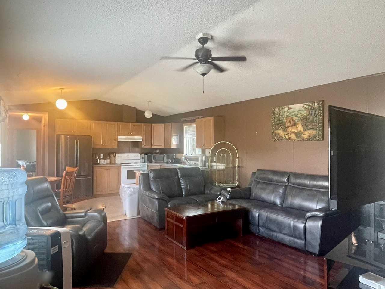 1549 15 Street Crescent