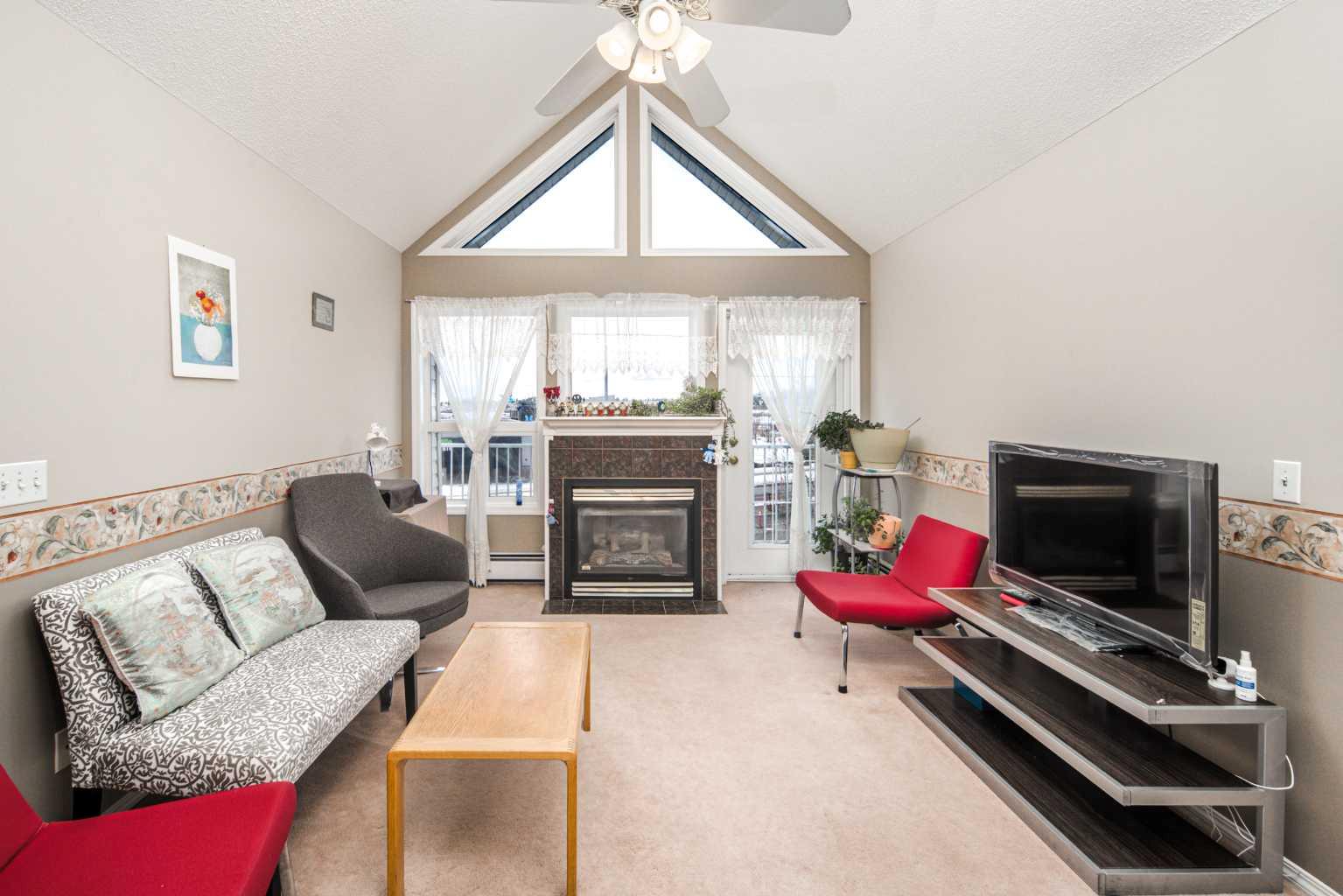 7 Harvest Gold Manor NE 313