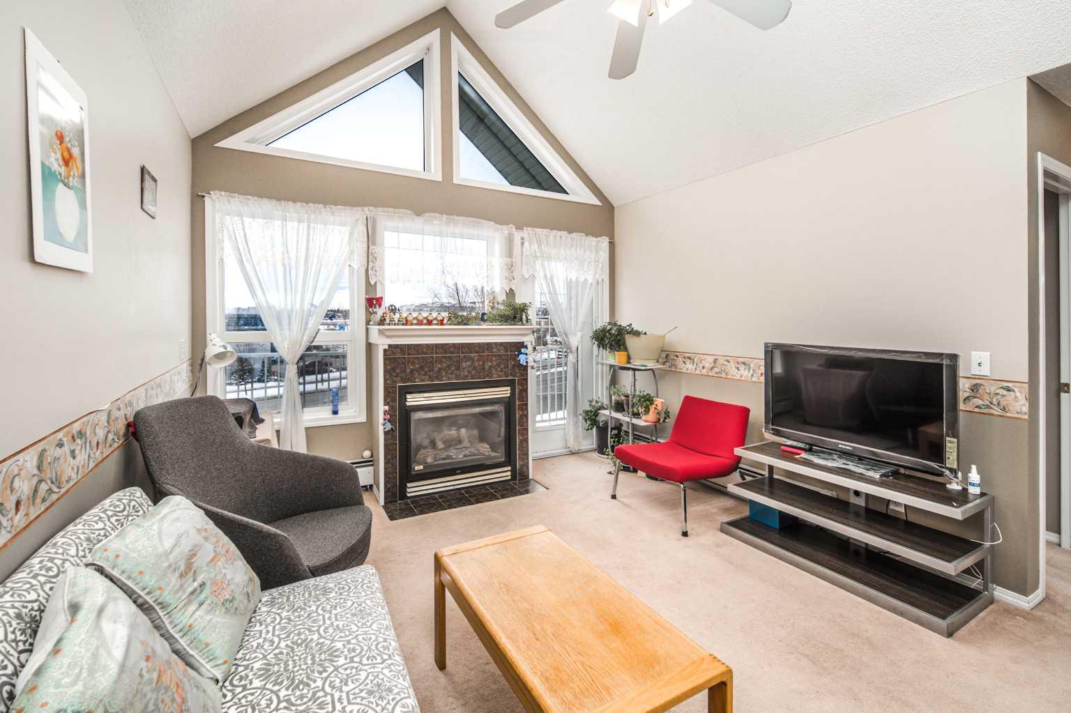 7 Harvest Gold Manor NE 313