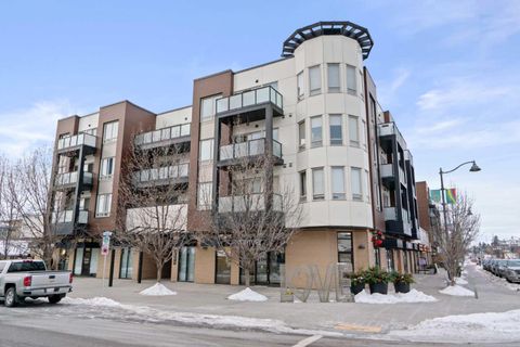 1899 45 Street NW 313 Calgary AB T3B 4S3