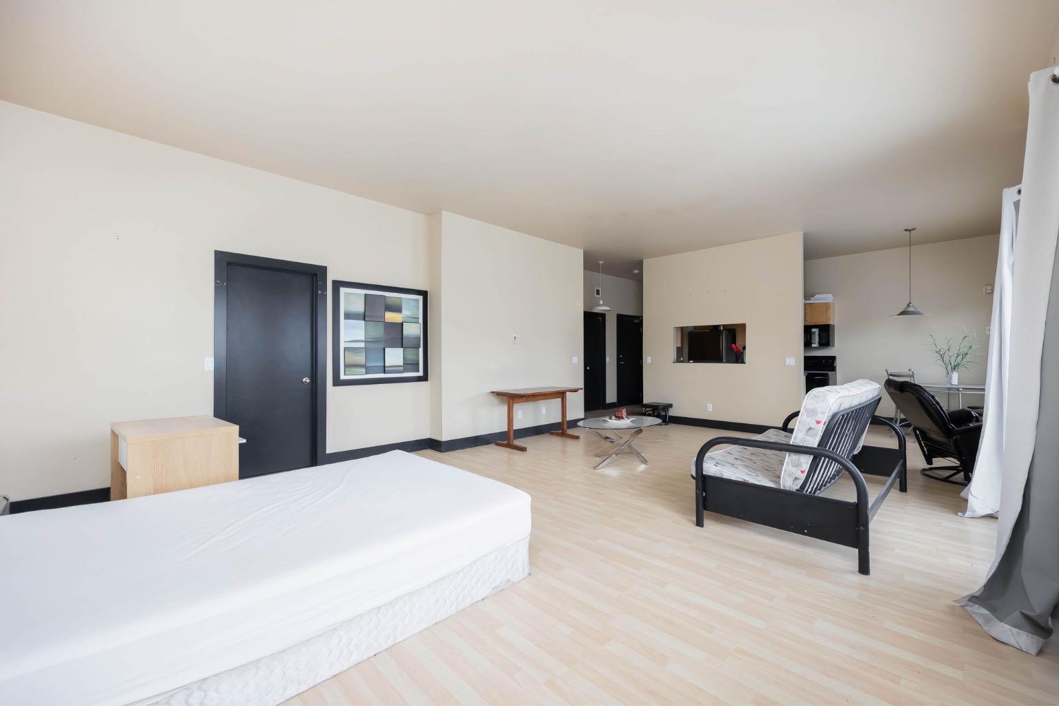 8026 Franklin Avenue 212