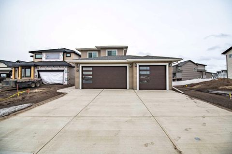 54 Vista Close Blackfalds AB T4M 0L3
