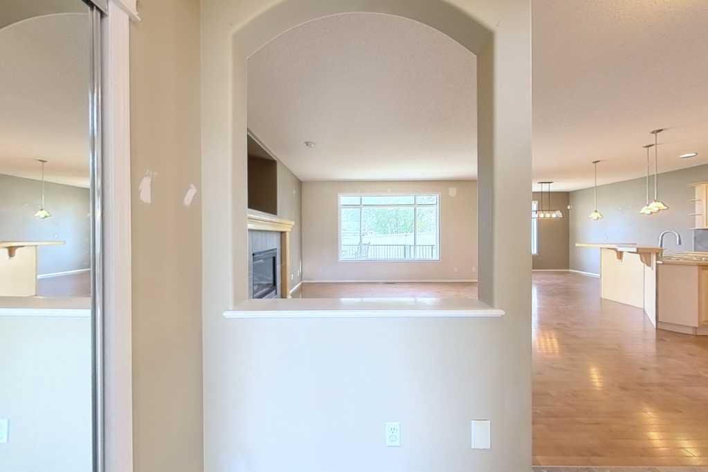 39 Simcoe Terrace SW