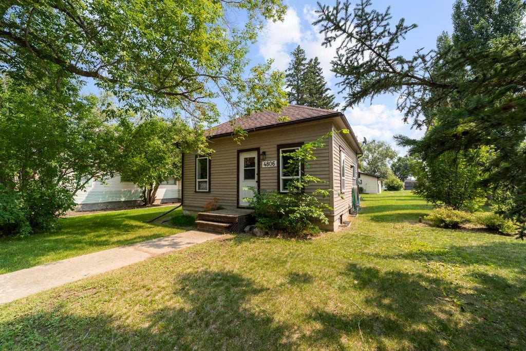 Photo of 4806 50 Street, Sedgewick, AB T0B 4C0 (MLS # A2331212)