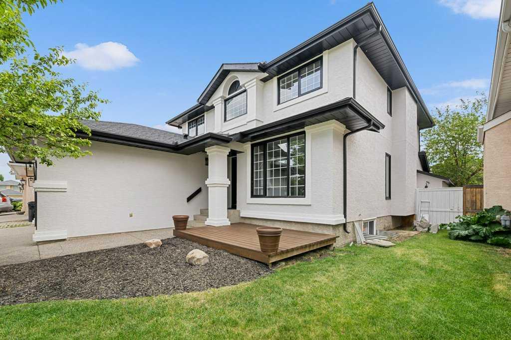 54 Mckenzie Lake Manor SE