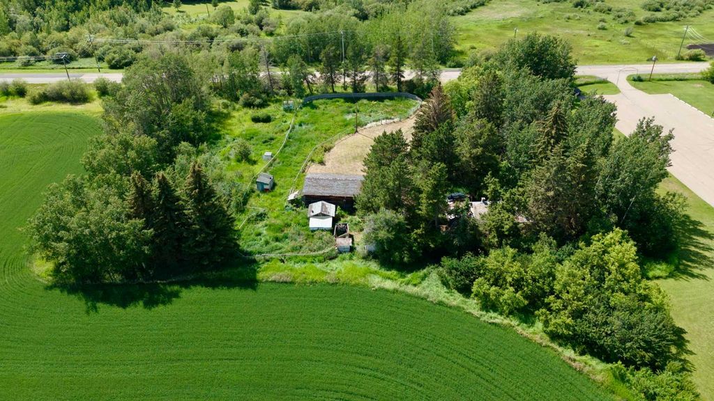 Photo of 38541 Range Road 283, Rural Red Deer County, AB T4E 0M1 (MLS # A2295247)