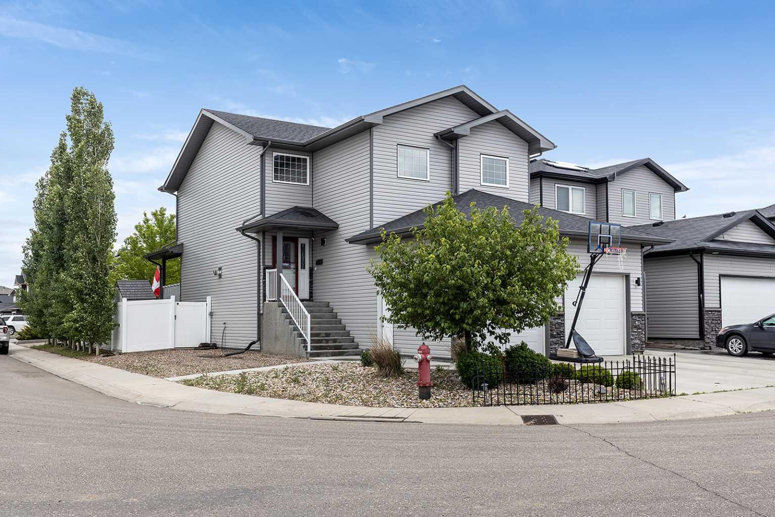 382 Sterling Crescent SE