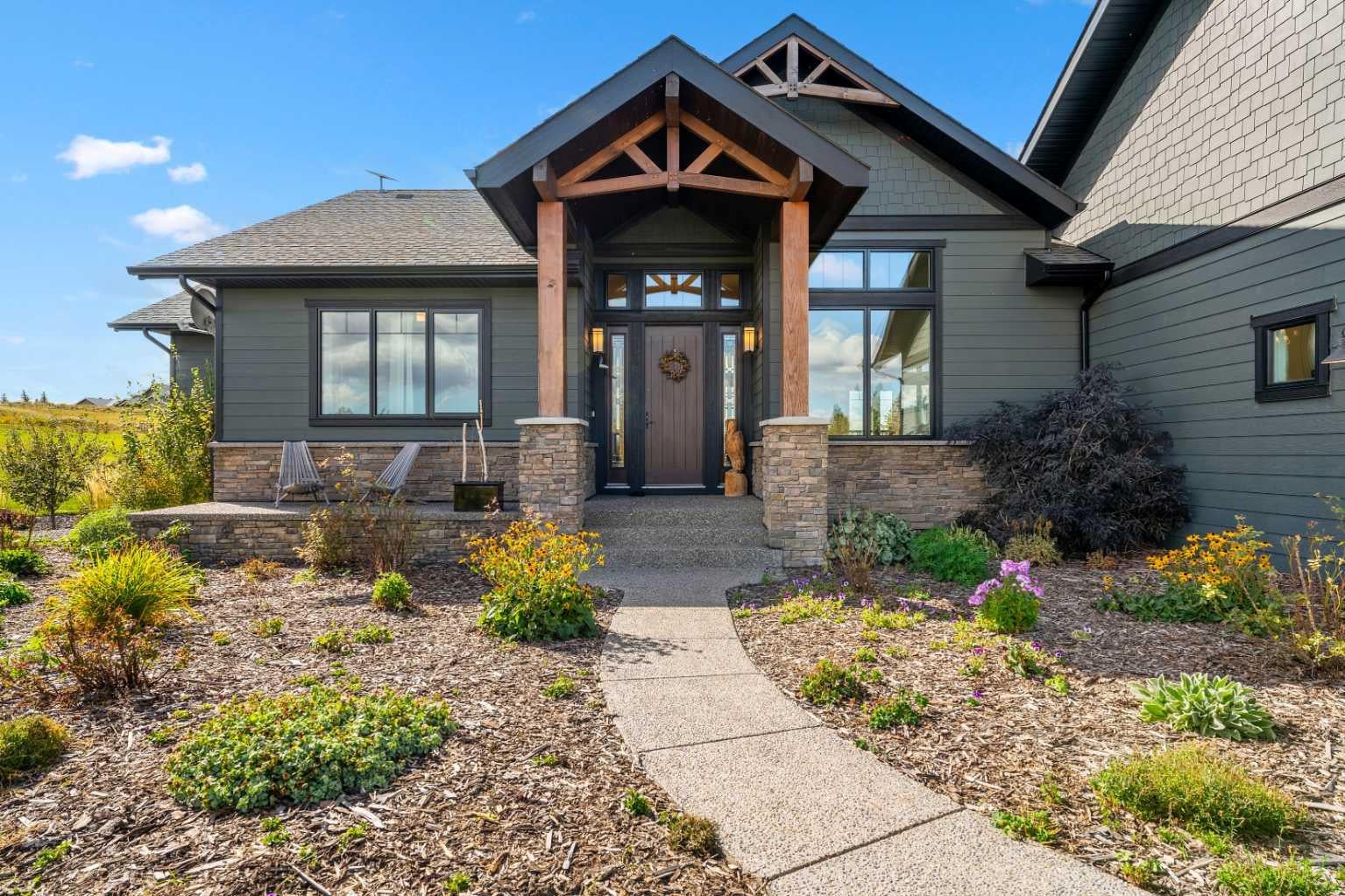 252138 2157 Drive W