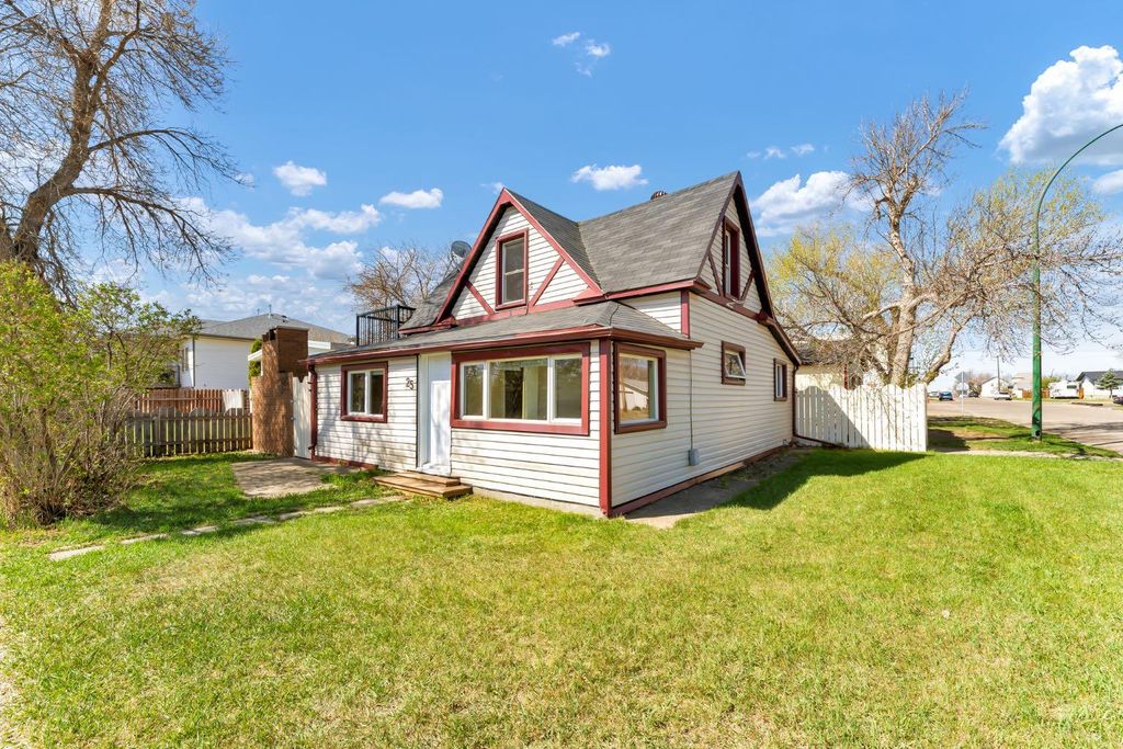 Photo of 25 4 Street NE, Redcliff, AB T0J 2P0 (MLS # A2309664)