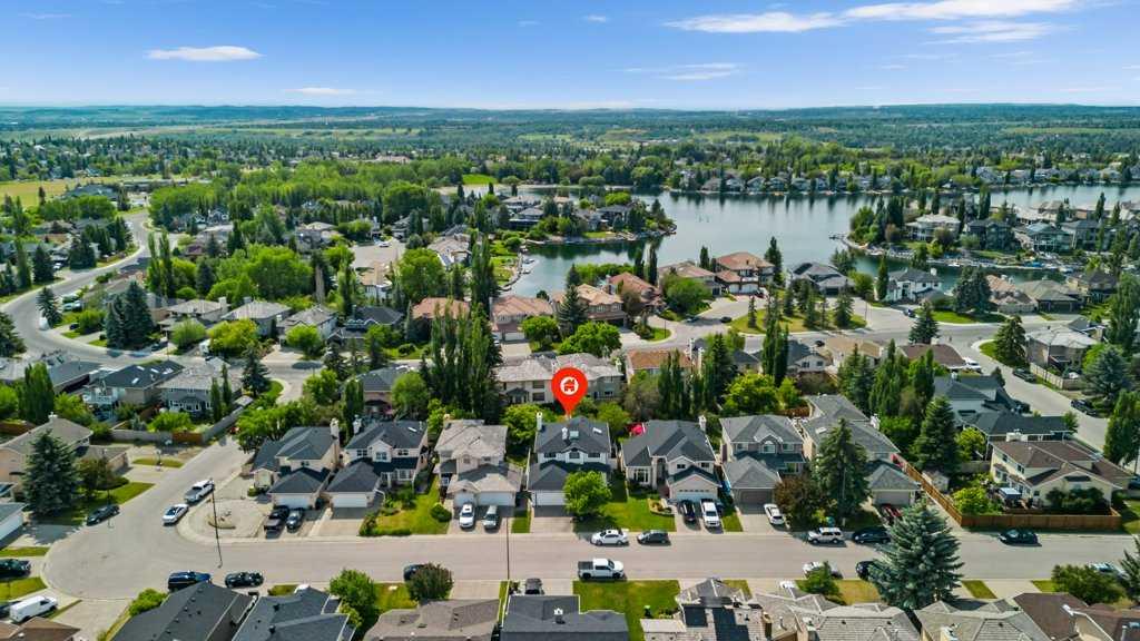 54 Mckenzie Lake Manor SE