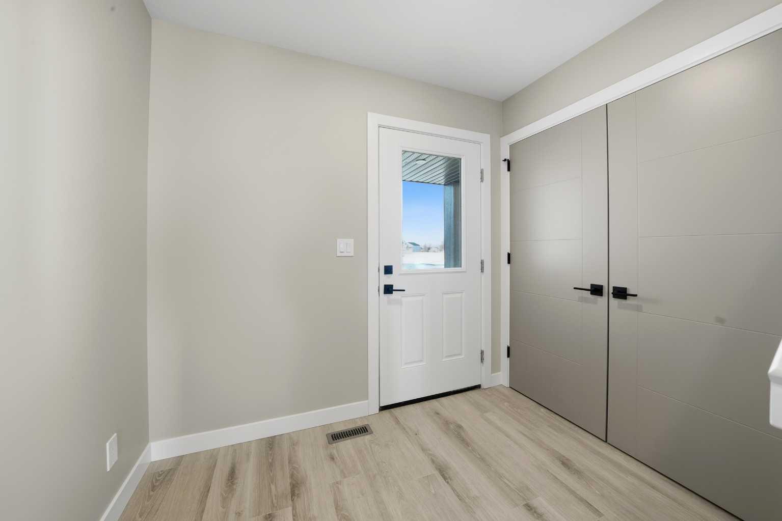 125 Hampton Crescent