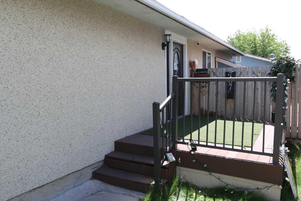 Photo of 707 Malvern Drive NE, Calgary, AB T2A 5P9 (MLS # A2320689)