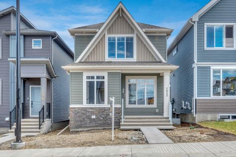 Photo of 152 Annette Villas NW, Calgary, AB T3R 2B5 (MLS # A2319607)