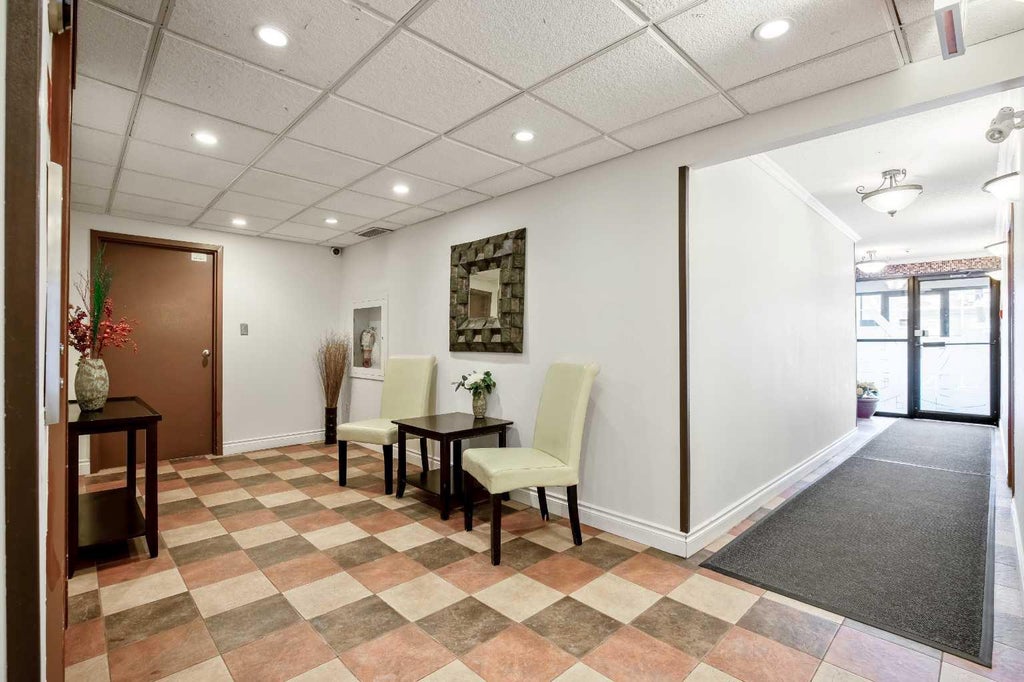 Photo of 523 15 Avenue SW #301, Calgary, AB T2R 0R3 (MLS # A2307404)