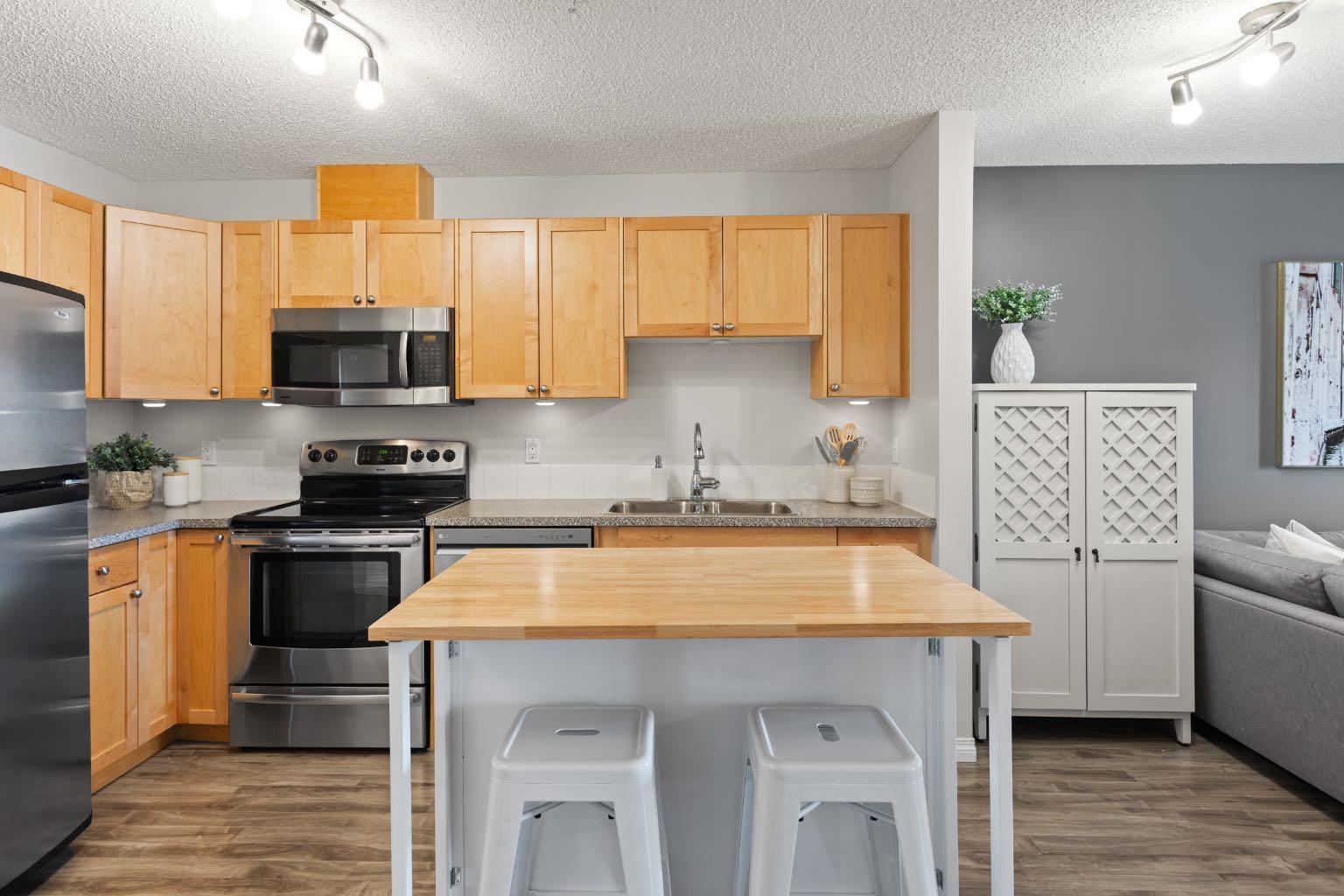 1808 36 Avenue SW 203