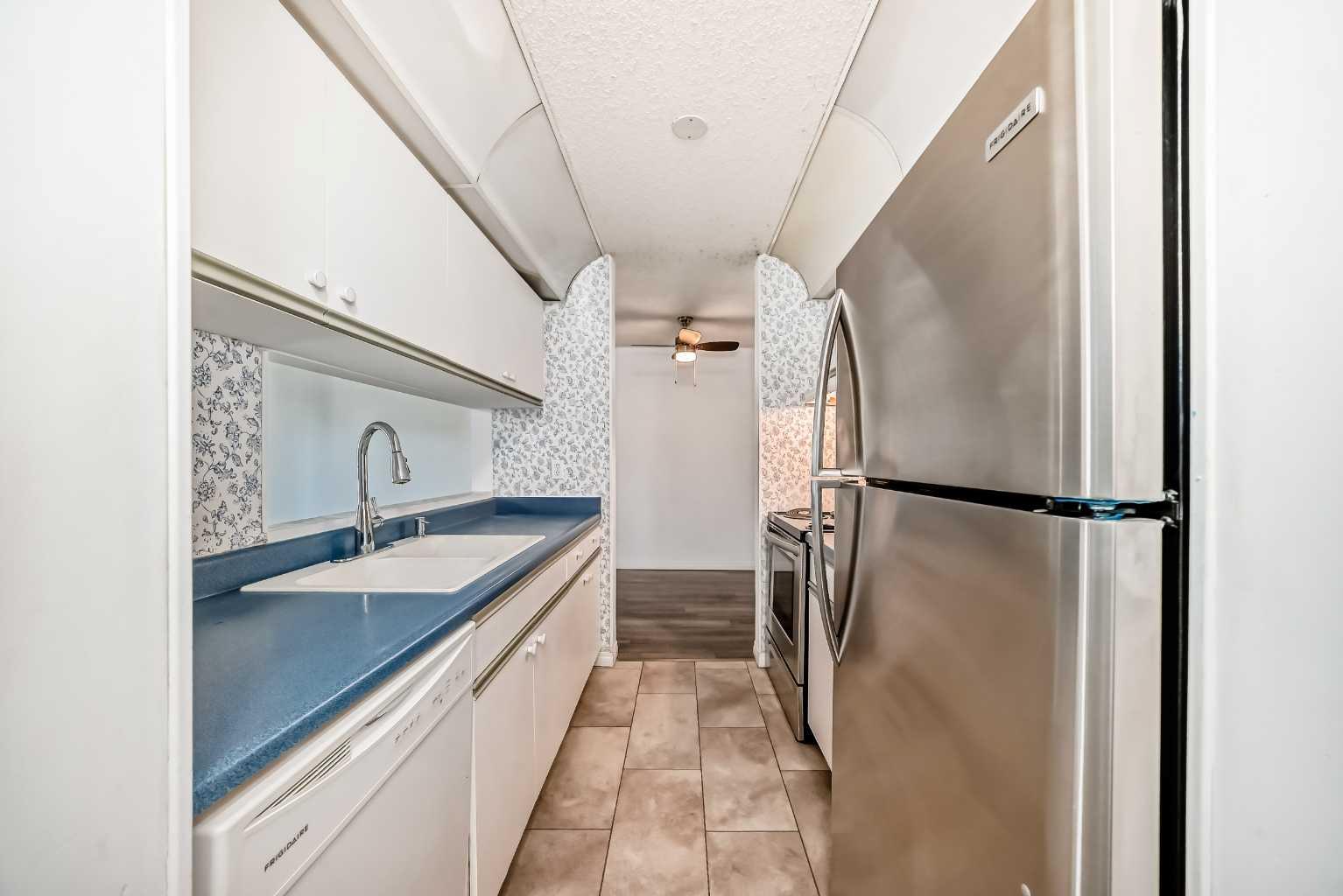 21 Dover Point SE 312