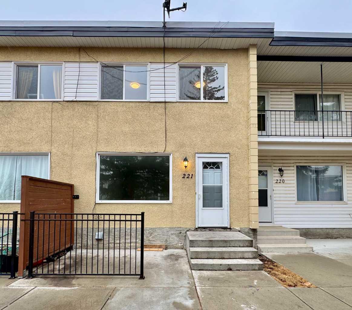 2211 19 Street NE 221
