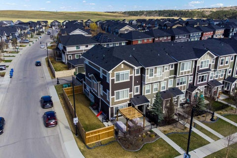 Photo of 216 Sundown Road, Cochrane, AB T4C 2M5 (MLS # A2308821)