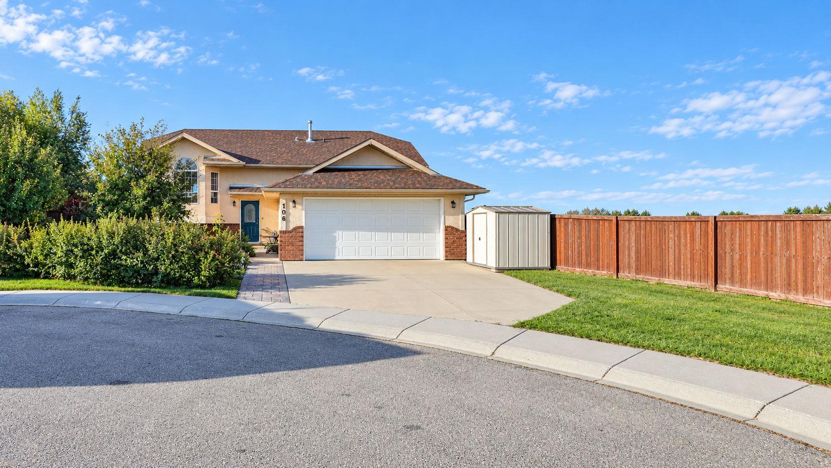 106 Strathaven Bay