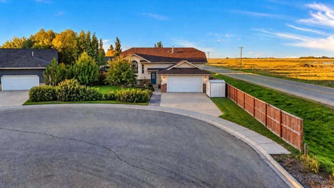 Photo of 106 Strathaven Bay, Strathmore, AB T1P 1M2 (MLS # A2345766)