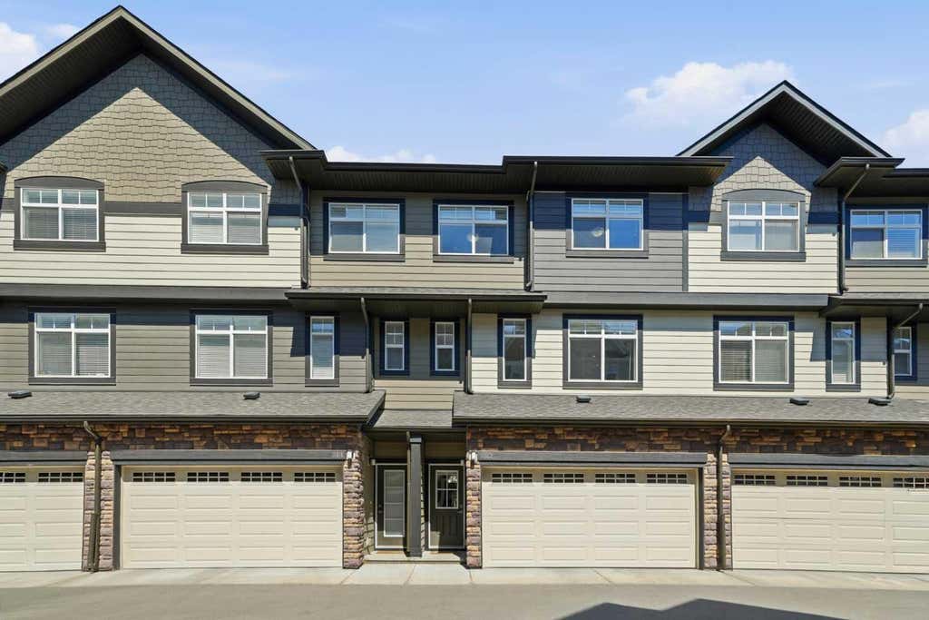 Photo of 312 Wentworth Row SW, Calgary, AB T3H 1W7 (MLS # A2329970)