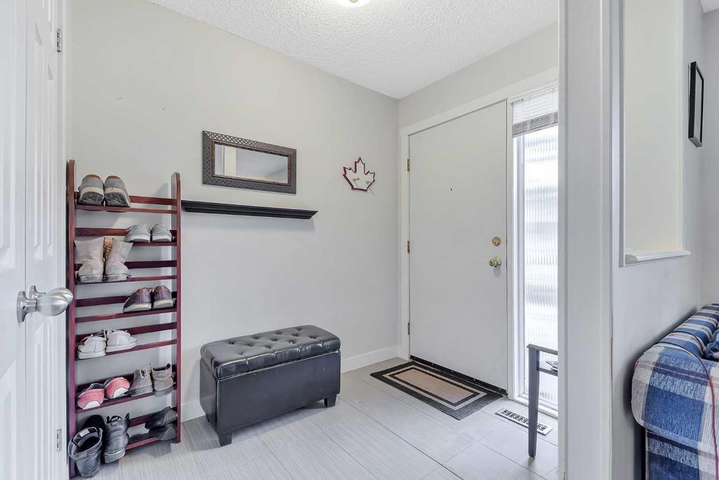 Photo of 2300 Oakmoor Drive SW #112, Calgary, AB T2V 4N7 (MLS # A2301493)