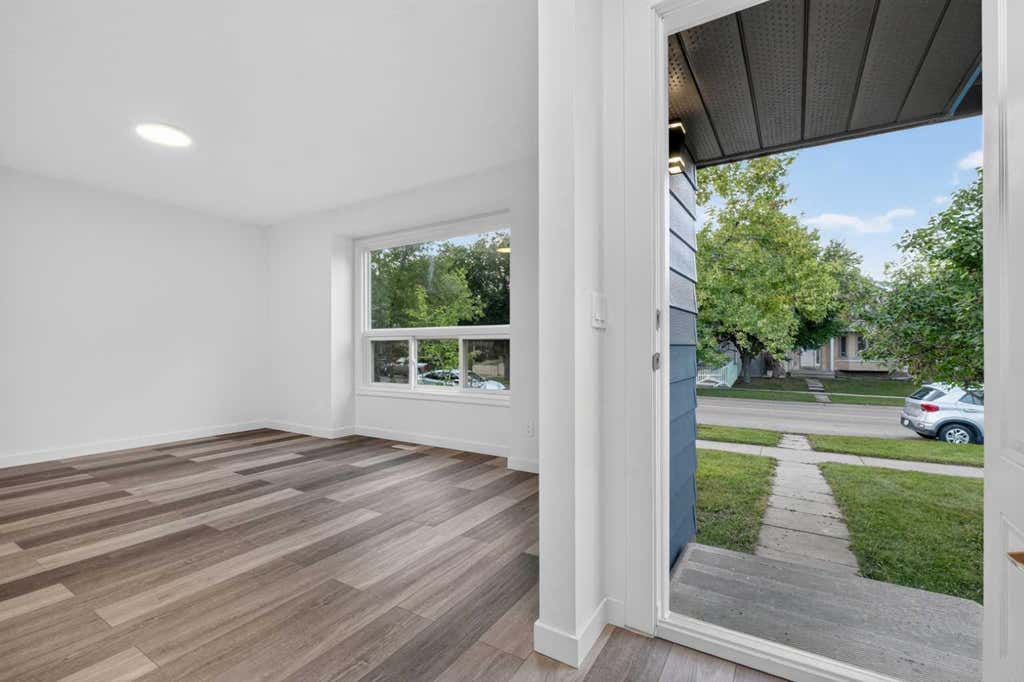 Photo of 925 Erin Woods Drive SE, Calgary, AB T2B 2X1 (MLS # A2338307)
