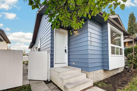 Photo of 925 Erin Woods Drive SE, Calgary, AB T2B 2X1 (MLS # A2338307)