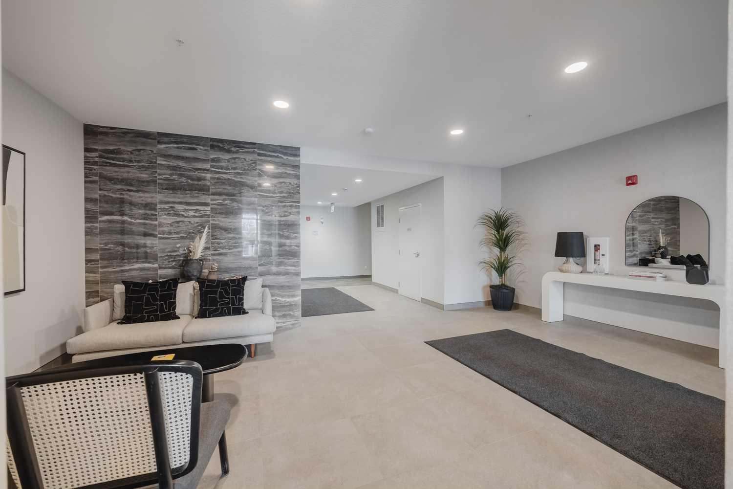 200 Shawnee Square SW 102