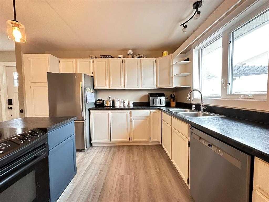 Photo of 5206 49A Street, Kitscoty, AB T0B 2P0 (MLS # A2292213)