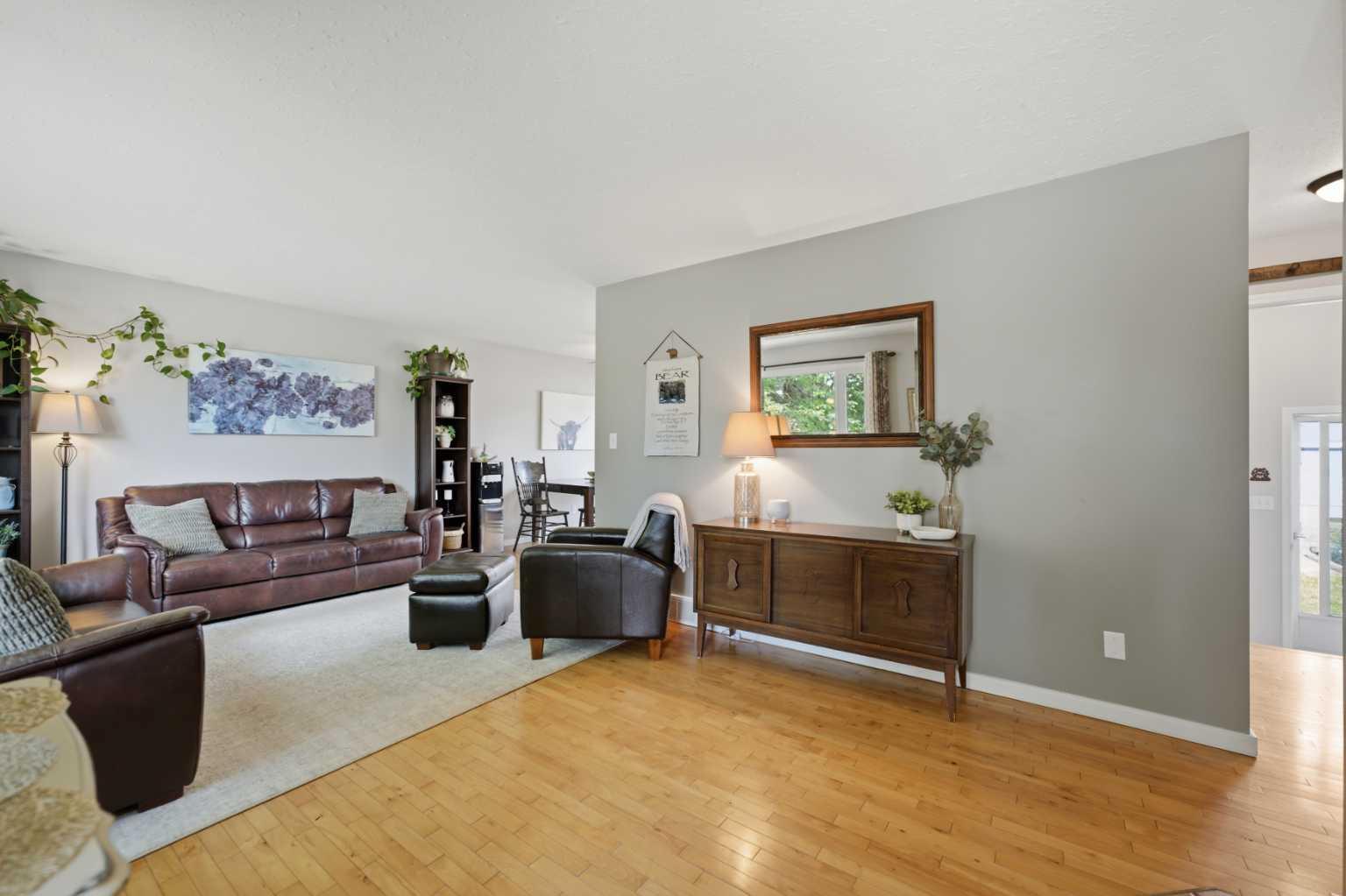 127 Thomas Place