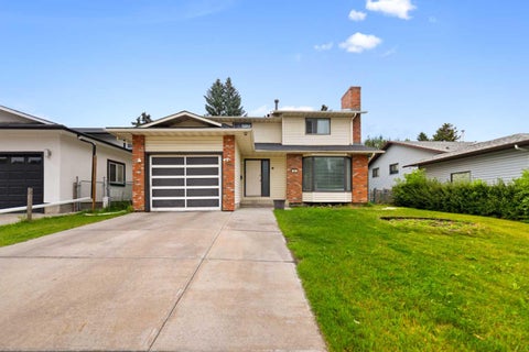 Photo of 51 castlebury Way NE, Calgary, AB T3J 1K7 (MLS # A2342697)